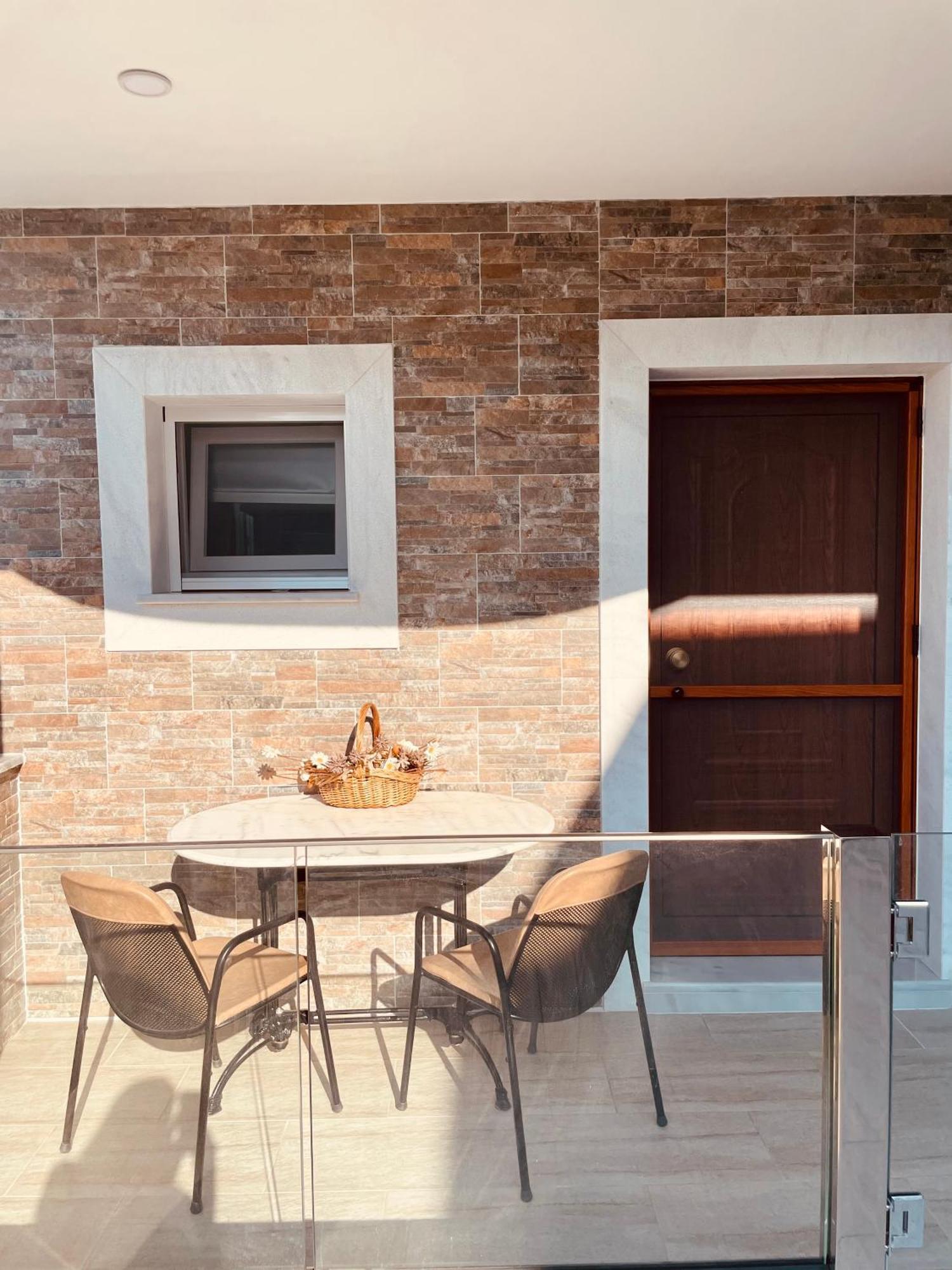 Iris Luxury House Apartment Agioi Deka  Ngoại thất bức ảnh