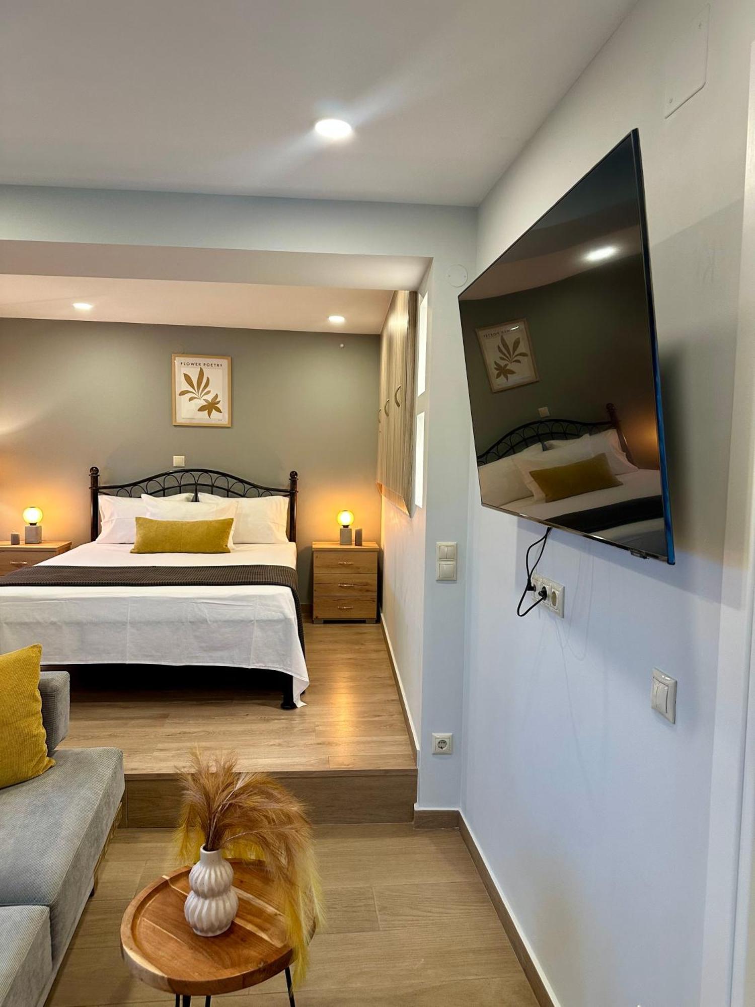Iris Luxury House Apartment Agioi Deka  Ngoại thất bức ảnh